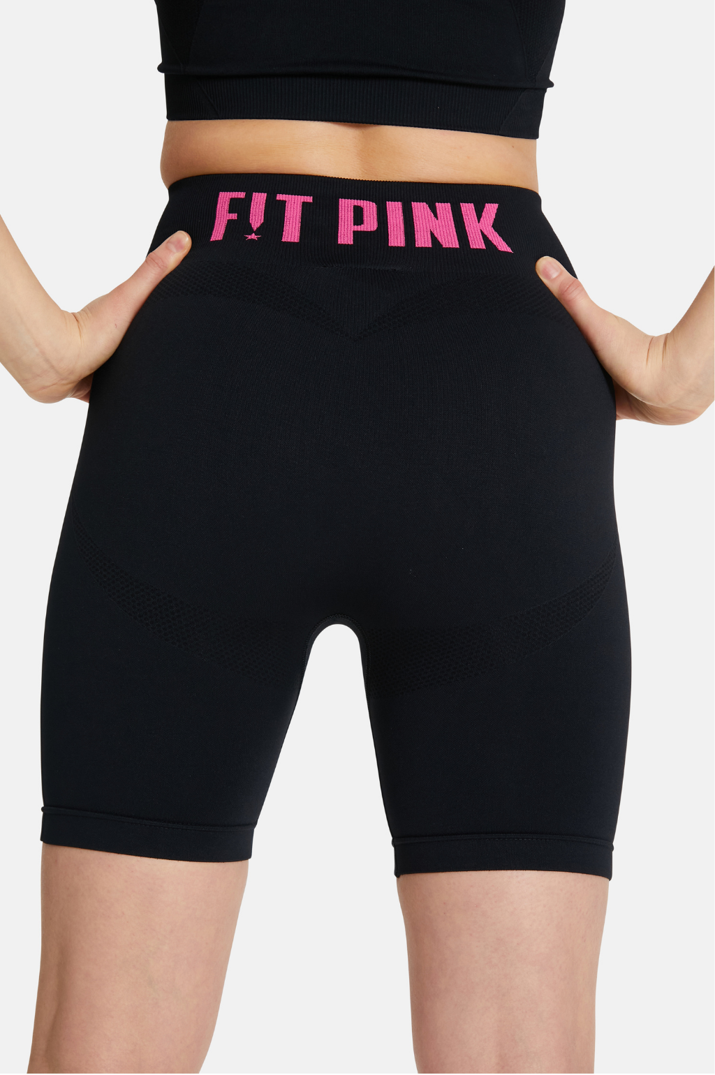 Seamless Compression Shorts in Black