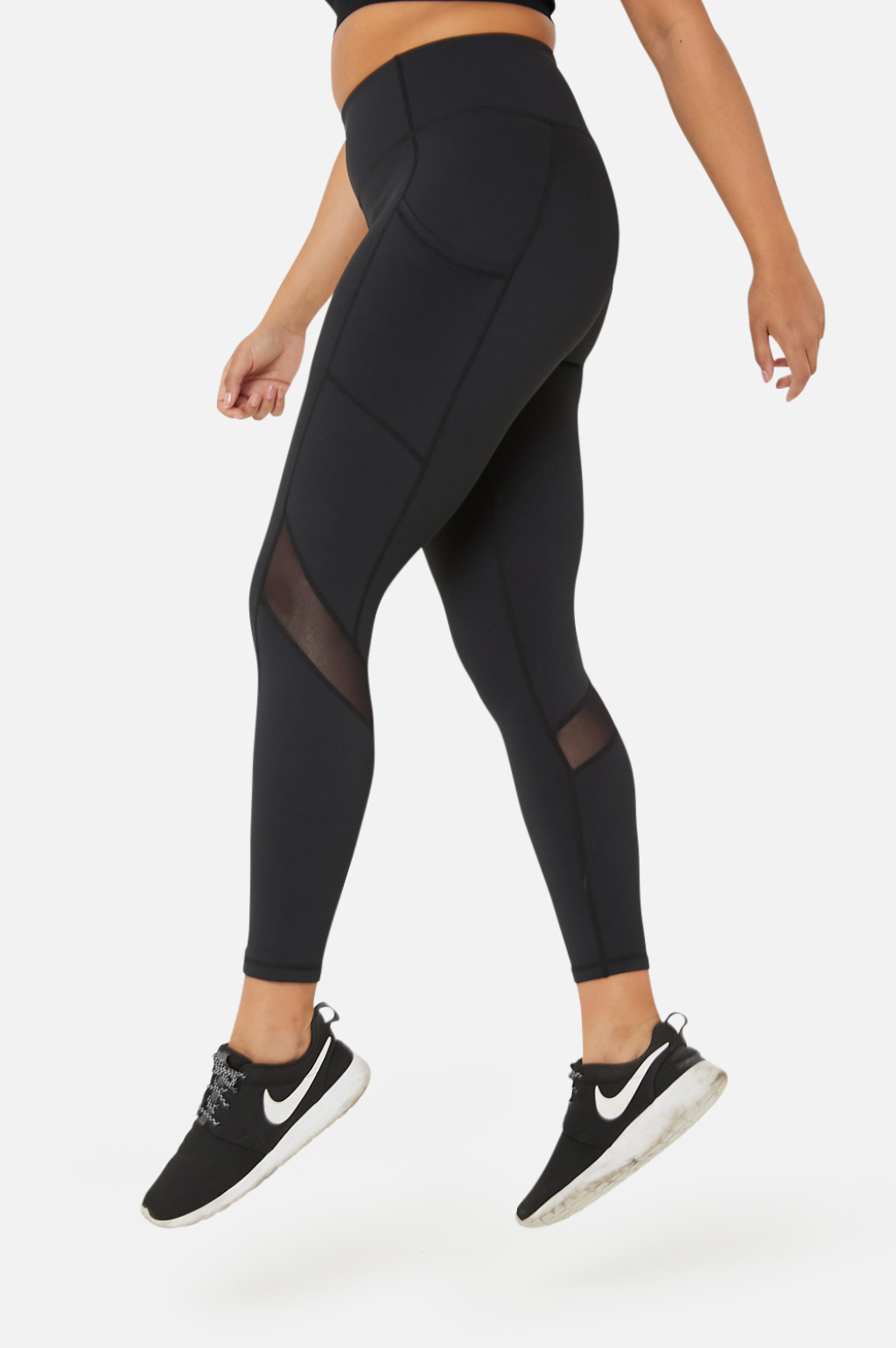 Sports Leggings With Deep Side Pockets in Black